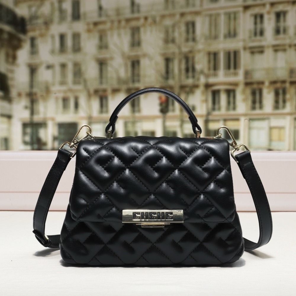 Stylish Leather Shoulder Bag F - огляд і ціна Luxury Bags Must Have