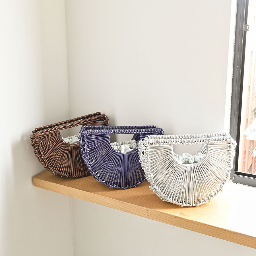 Metal Style Hollow Out Woven C - огляд і ціна Luxury Bags Europe